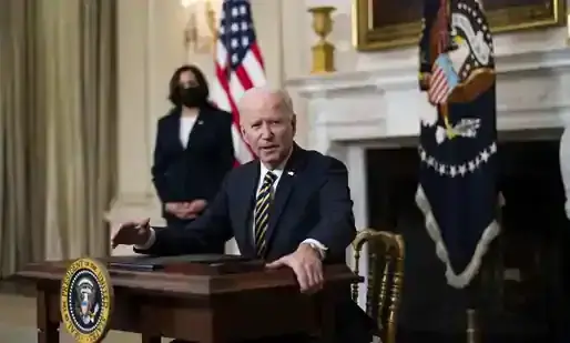 ഗ്രീൻ കാർഡ്​ വിലക്ക്​ പിൻവലിച്ചു; ട്രംപ്​ നയത്തിന്​ വീണ്ടും തിരുത്തുമായി ബൈഡൻ