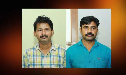 കാറിലെ രഹസ്യഅറയിൽ​​ നിന്ന്​ 35 ലക്ഷം രൂപ പിടികൂടി; രണ്ടുപേർ അറസ്​റ്റിൽ