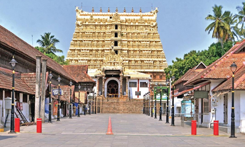 ചുമതലയേറ്റ് രണ്ടുമാസത്തിനകം ശ്രീപത്മനാഭസ്വാമി ക്ഷേത്രം എക്‌സിക്യൂട്ടിവ് ഓഫിസര്‍ രാജി​െവച്ചു