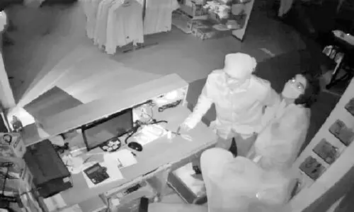 ബാലുശ്ശേരി അറപ്പീടികയിൽ കടകളിൽ മോഷണം; വസ്ത്രങ്ങളും പണവും കവർന്നു