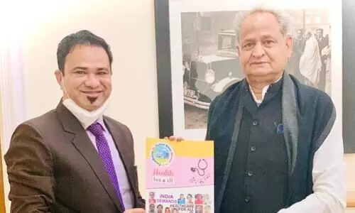 അശോക്​ ഗെലോട്ടിനെ സന്ദർശിച്ച്​ ഡോ.കഫീൽ ഖാൻ; പോരാട്ടങ്ങൾക്ക്​ പൂർണ പിന്തുണ ലഭിച്ചു