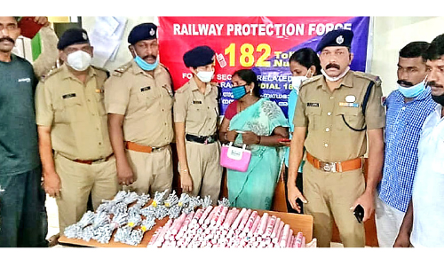 ട്രെയിനിൽ സ്ഫോടക വസ്തു എത്തിച്ചത് പാ​റ​പൊ​ട്ടി​ക്കാ​നെന്ന്