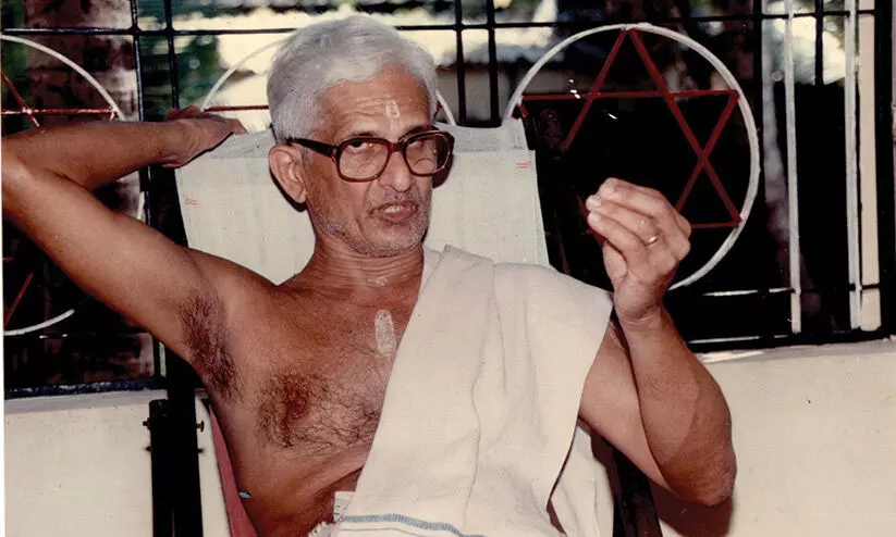 Poet Vishnu Narayan Namboothiri Poet Vishnu Narayan Namboothiri