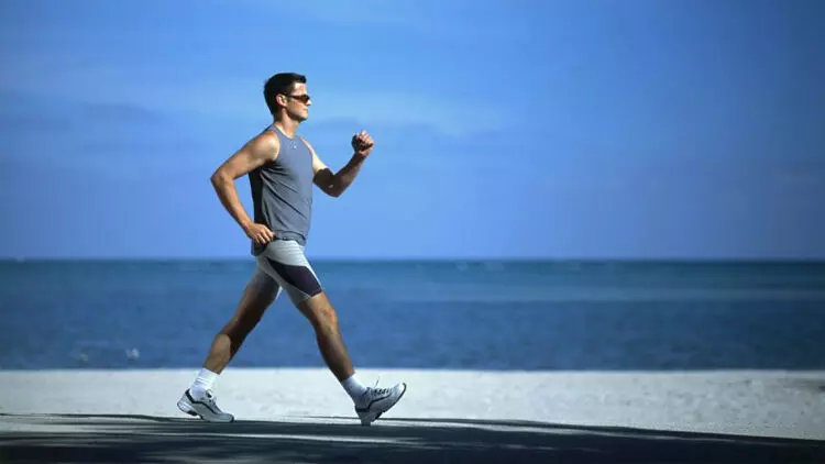 നടന്ന് തടി കുറക്കണോ?; ഈ അഞ്ച് കാര്യങ്ങൾ അറിയുക നടന്ന് തടി കുറക്കണോ?; ഈ അഞ്ച് കാര്യങ്ങൾ അറിയുക