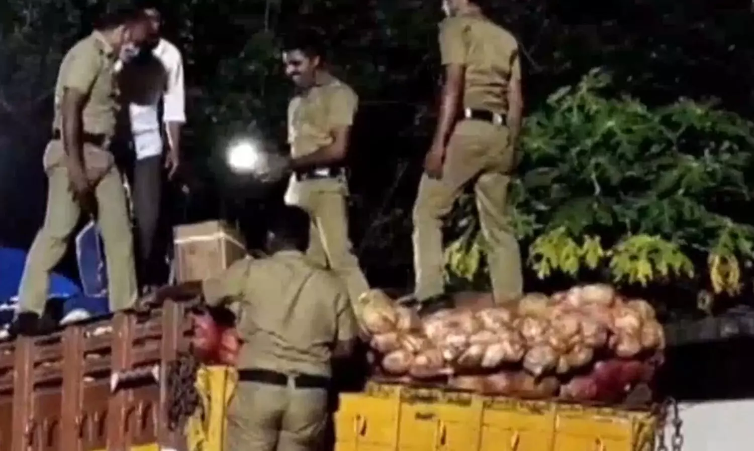 ലോറിയിൽ സ്‌ഫോടകവസ്തു ശേഖരം: രണ്ടു പേർ കൂടി അറസ്റ്റിൽ