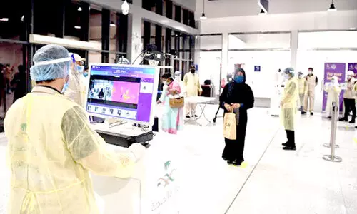 കോ​വി​ഡ് വാ​ക്‌​സി​ൻ: കു​ത്തി​വെ​പ്പെ​ടു​ത്ത​വ​ർ താ​ര​ത​മ്യേ​ന സു​ര​ക്ഷി​ത​രെ​ന്ന് പ​ഠ​നം