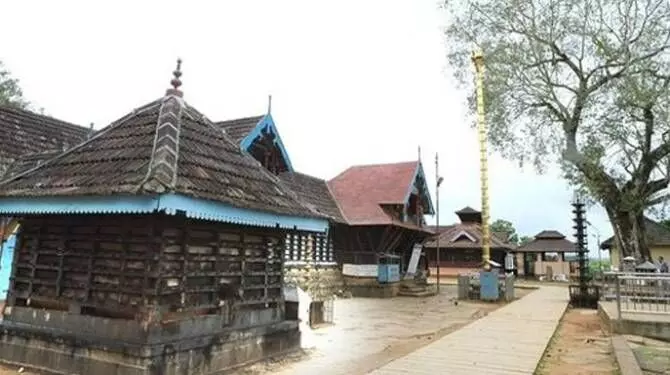 കോവിഡ്: തിരുവിതാംകൂര് ദേവസ്വം ബോര്ഡ് ക്ഷേത്രങ്ങളില് കടുത്ത നിയന്ത്രണങ്ങള് കോവിഡ്: തിരുവിതാംകൂര് ദേവസ്വം ബോര്ഡ് ക്ഷേത്രങ്ങളില് കടുത്ത നിയന്ത്രണങ്ങള്