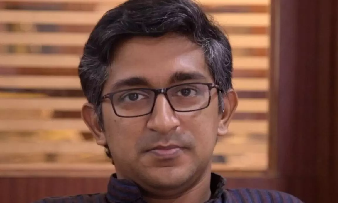 അഡ്വ. ഹരീഷ് വാസുദേവനെ സർക്കാർ സംരക്ഷിക്കുന്നു അഡ്വ. ഹരീഷ് വാസുദേവനെ സർക്കാർ സംരക്ഷിക്കുന്നു