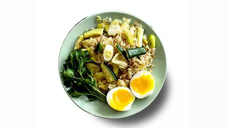 ലോ​ക്​​ഡൗ​ൺ കാ​ലം: യു.​എ.​ഇ​ക്ക്​ സ​മ്മാ​നി​ച്ച​ത്​   മി​ക​ച്ച ഭ​ക്ഷ്യ​സം​സ്​​കാ​രം