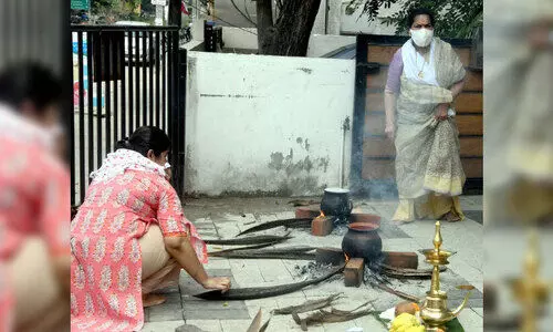 പുതുചരിത്രമെഴുതി ആറ്റുകാൽ പൊങ്കാല; വീടുകളിൽ പൊങ്കാലയർപ്പിച്ച്​ ഭക്​തജനം