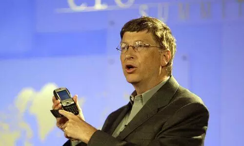 ഐഫോണിനേക്കാൾ പ്രിയം ആൻഡ്രോയ്​ഡ്​ ഫോണിനോടെന്ന്​ ബിൽ ഗേറ്റ്​സ്​; കാരണമിതാണ്​...!