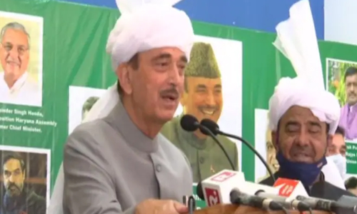 വേരുകൾ മറക്കാത്ത മനുഷ്യൻ, ആളുകൾ ​േമാദിയിൽനിന്ന്​ പഠിക്കണം -പ്രശംസിച്ച്​ ഗുലാംനബി