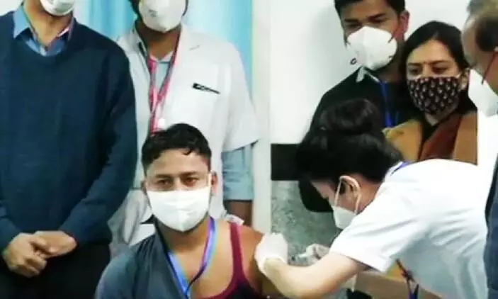 പ്രഖ്യാപനം വന്നു, മാർഗനിർദേശങ്ങളില്ല; മൂന്നാം ഘട്ട കോവിഡ് വാക്സിൻ വിതരണത്തിൽ ആശയക്കുഴപ്പം പ്രഖ്യാപനം വന്നു, മാർഗനിർദേശങ്ങളില്ല; മൂന്നാം ഘട്ട കോവിഡ് വാക്സിൻ വിതരണത്തിൽ ആശയക്കുഴപ്പം