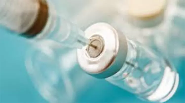 എ​ല്ലാ അ​ധ്യാ​പ​ക​രോ​ടും വാ​ക്​​സി​നെ​ടു​ക്കാ​ൻ മ​ന്ത്രാ​ല​യം