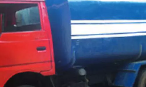 ശുചിമുറി മാലിന്യവുമായെത്തിയ വാഹനം പിന്തുടർന്ന്​ പിടികൂടി