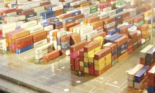 ക​സ്​​റ്റം​സ്​ നി​ബ​ന്ധ​ന: കാ​ർ​ഗോ നീ​ക്കം അ​വ​താ​ള​ത്തി​ൽ