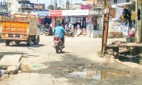 തേ​ക്ക​ടി ബൈ​പാ​സ് പു​ന​ർ​നി​ർ​മാ​ണം: പ്ര​തി​ഷേ​ധ​വു​മാ​യി നാ​ട്ടു​കാ​ർ