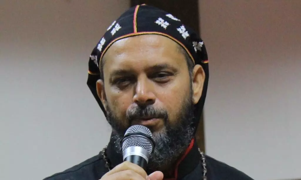 വരേണ്യർക്ക് നൽകാൻ ഭൂമിയുണ്ട്, ദലിതർക്കും ആദിവാസികൾക്കും ഭൂരഹിതർക്കും നൽകാനില്ല; രൂക്ഷ വിമർശനവുമായി ഗീവർഗീസ് മാർ കുറിലോസ് വരേണ്യർക്ക് നൽകാൻ ഭൂമിയുണ്ട്, ദലിതർക്കും ആദിവാസികൾക്കും ഭൂരഹിതർക്കും നൽകാനില്ല; രൂക്ഷ വിമർശനവുമായി ഗീവർഗീസ് മാർ കുറിലോസ്