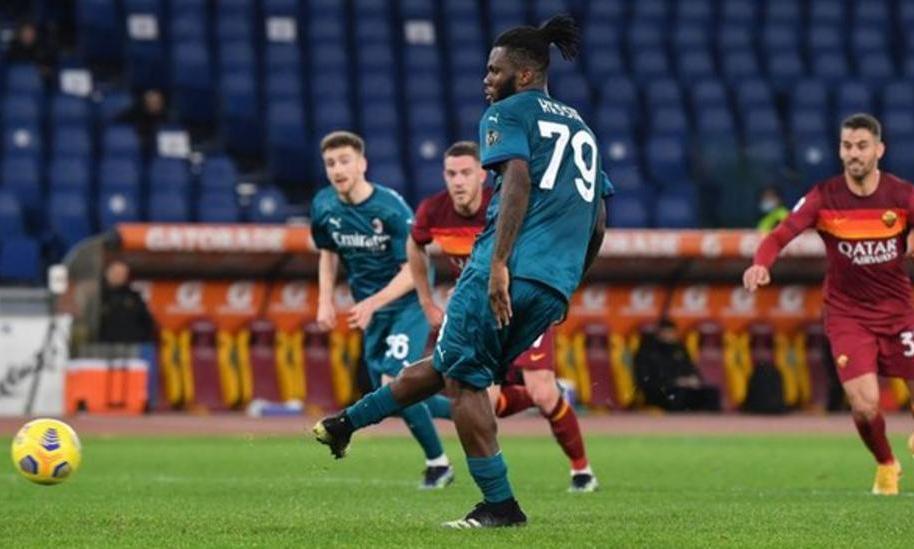 റോമയെ വീഴ്ത്തി ഇന്റർ; സീരി എയിൽ കിരീടപോരാട്ടം കനക്കുന്നു റോമയെ വീഴ്ത്തി ഇന്റർ; സീരി എയിൽ കിരീടപോരാട്ടം കനക്കുന്നു