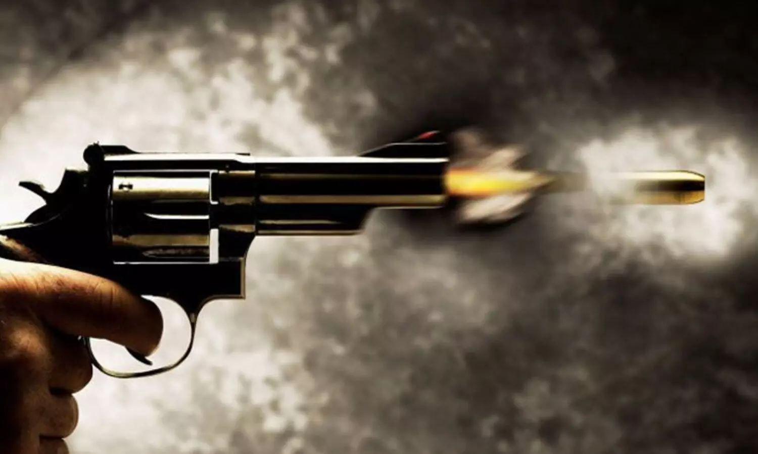 ഹാഥറസിൽ ജാമ്യത്തിലിറങ്ങിയ പീഡനക്കേസ് പ്രതി പെൺകുട്ടിയുടെ പിതാവിനെ വെടിവെച്ചു കൊന്നു