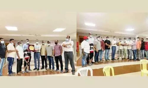 വി.​കെ. റ​ഊ​ഫി​ന് ന​വോ​ദ​യ സ​ഫ, അ​ല്‍ സാ​മ​ര്‍ ഏ​രി​യ ക​മ്മി​റ്റി​ക​ൾ യാ​ത്ര​യ​യ​പ്പ് ന​ല്‍കി