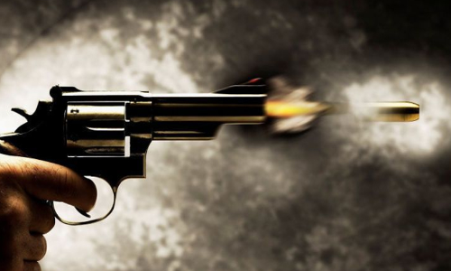 തോക്ക്​ കൈക്കലാക്കി രക്ഷപ്പെടാൻ ശ്രമിച്ച ബലാത്സംഗക്കേസ്​ പ്രതിയെ പൊലീസ്​ വെടിവെച്ചു വീഴ്​ത്തി