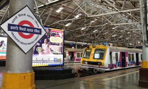 പ്ലാറ്റ്​ഫോം ടിക്കറ്റിന്​ 50 രൂപ; കോവിഡിനെ തുരത്താൻ പുതിയ വഴി