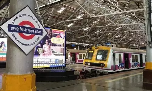 പ്ലാറ്റ്​ഫോം ടിക്കറ്റിന്​ 50 രൂപ; കോവിഡിനെ തുരത്താൻ പുതിയ വഴി