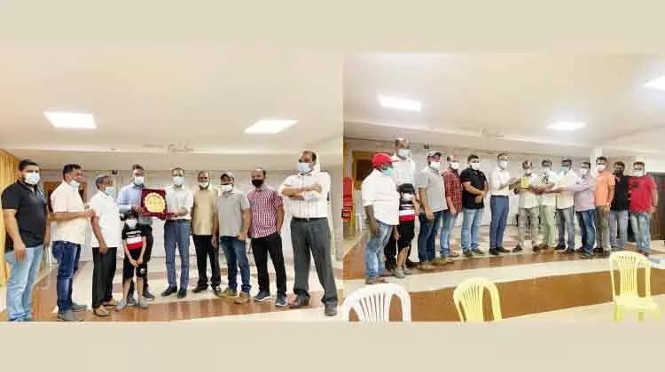 വി.കെ. റഊഫിന് നവോദയ സഫ, അല് സാമര് ഏരിയ കമ്മിറ്റികൾ യാത്രയയപ്പ് നല്കി വി.കെ. റഊഫിന് നവോദയ സഫ, അല് സാമര് ഏരിയ കമ്മിറ്റികൾ യാത്രയയപ്പ് നല്കി