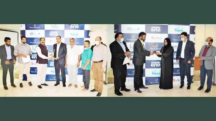 സിദ്ദീഖ് തുവ്വൂരിനും ജസീല മൂസക്കും മീഡിയവൺബ്രേവ്ഹാർട്ട് പുരസ്കാരം നൽകി സിദ്ദീഖ് തുവ്വൂരിനും ജസീല മൂസക്കും മീഡിയവൺബ്രേവ്ഹാർട്ട് പുരസ്കാരം നൽകി