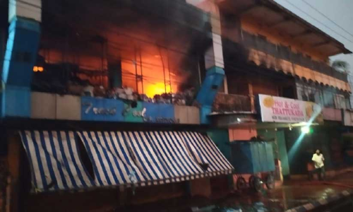 കാഞ്ഞങ്ങാട് കടയിൽ തീപിടിത്തം​; ലക്ഷങ്ങളുടെ നഷ്​ടം