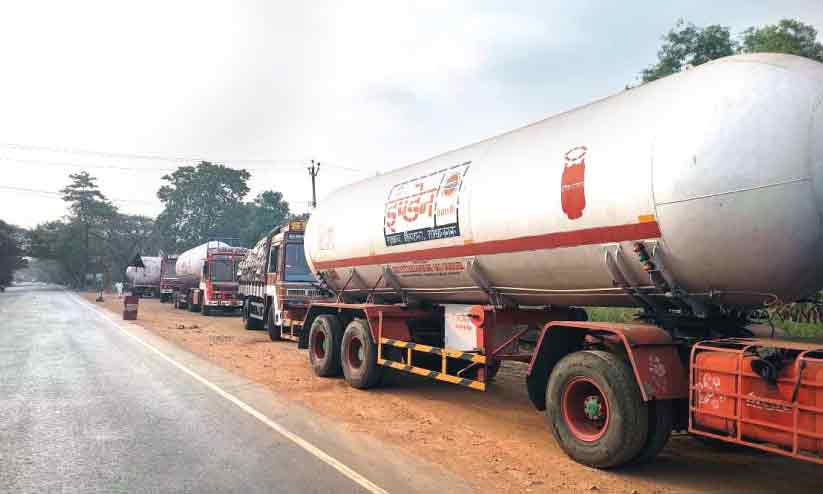 കോവിഡ്: അന്തര്‍സംസ്ഥാന ലോറികളുടെ വിശ്രമം ആശങ്ക സൃഷ്​ടിക്കുന്നു