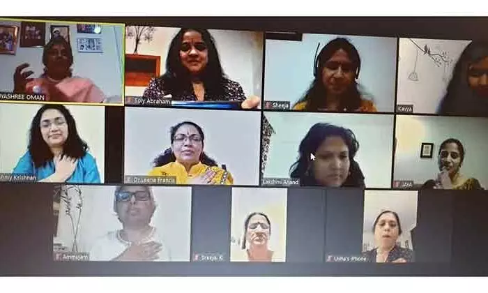 വി​ങ്സ് ഓ​ഫ് വി​മ​ൻ​സ് വേ​ൾ​ഡ് കൂ​ട്ടാ​യ്മ:  അ​ർ​ബു​ദ ബോ​ധ​വ​ത്​​ക​ര​ണം