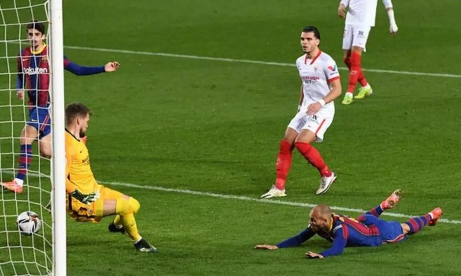 സെവിയ്യയെ എക്​സ്​ട്രാടൈമിൽ കടന്ന്​ ബാഴ്​സ കിങ്​സ്​ കപ്​ ഫൈനലിൽ