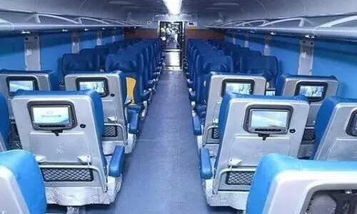 സാധാരണക്കാരന്റെ ട്രെയിൻ യാത്ര എ.സിയിലാക്കാനൊരുങ്ങി റെയിൽവെ; അൺ റിസർവ്ഡ് സെക്കന്റ് ക്ലാസ് കോച്ചുകൾ എ.സി.യാക്കുന്നു സാധാരണക്കാരന്റെ ട്രെയിൻ യാത്ര എ.സിയിലാക്കാനൊരുങ്ങി റെയിൽവെ; അൺ റിസർവ്ഡ് സെക്കന്റ് ക്ലാസ് കോച്ചുകൾ എ.സി.യാക്കുന്നു
