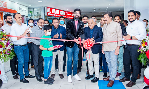 അൽ ഇർഷാദി​െൻറ നവീകരിച്ച ഷോറൂം ബ്രോഡ് ബാൻഡ് കമ്പ്യൂട്ടർ തുറന്നു