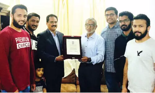 എം.​ഇ.​എ​സ് കു​വൈ​ത്ത് യാ​ത്ര​യ​യ​പ്പ് ന​ല്‍കി