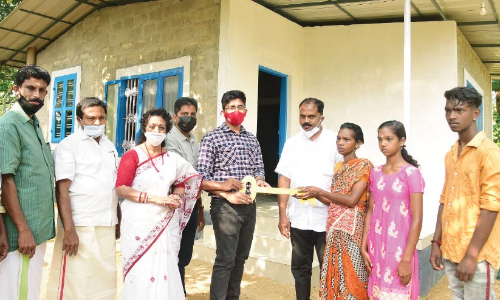 ലേഖക്കും മക്കൾക്കും സുരക്ഷിത ഭവനം നൽകി എം.എസ്​. സുനിൽ