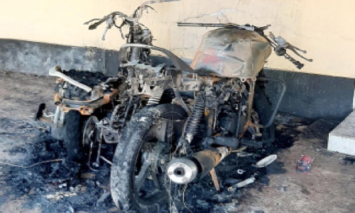 two wheelers set on fire