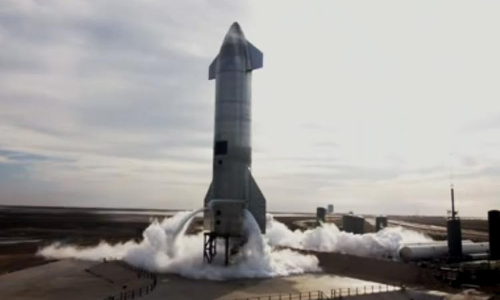 സ്​പേസ്​ എക്​സിന്‍റെ സ്റ്റാർഷിപ്പ്​ ഒടുവിൽ തിരിച്ചിറക്കി; തൊട്ടുപിന്നാലെ പൊട്ടിത്തെറി