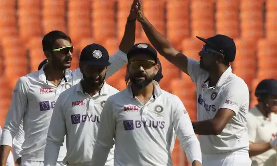 ഇന്ത്യൻ സ്​പിൻ മാജിക്​​ വീണ്ടും; ഇംഗ്ലണ്ട്​ 205 റൺസിന്​ എല്ലാവരും പുറത്ത്​