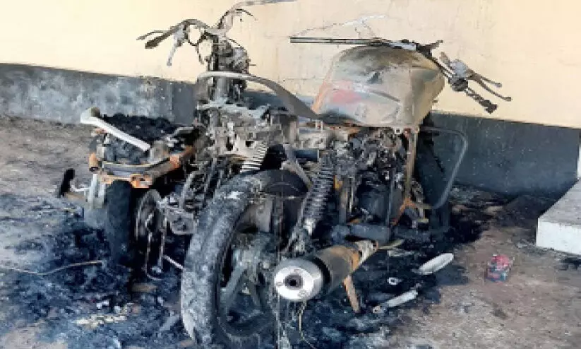 two wheelers set on fire