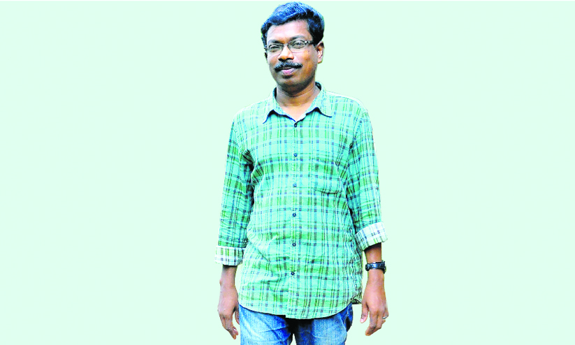 അനുഭവിച്ച ഭാഷയാണ് ഞാൻ എഴുതുന്നത് -എം.ആർ രേണുകുമാർ അനുഭവിച്ച ഭാഷയാണ് ഞാൻ എഴുതുന്നത് -എം.ആർ രേണുകുമാർ