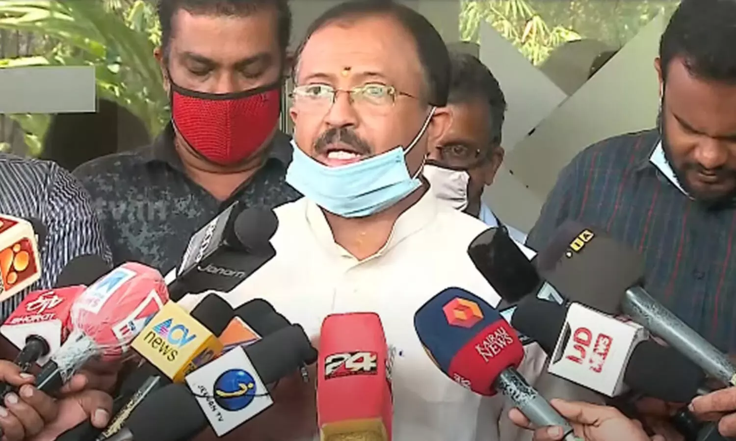 കസ്റ്റംസിനെ ഉപയോഗിച്ച് വേട്ടയാടുന്നു എന്നത് ബാലിശമായ വാദം -വി. മുരളീധരൻ