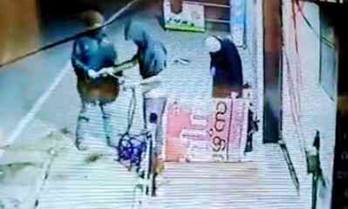 പൊലീസ്​ സ്റ്റേഷന് മുന്നിൽ തസ്​കരസംഘം: 20000 രൂപയൂടെ ബേക്കറി സാധനം കവർന്നു