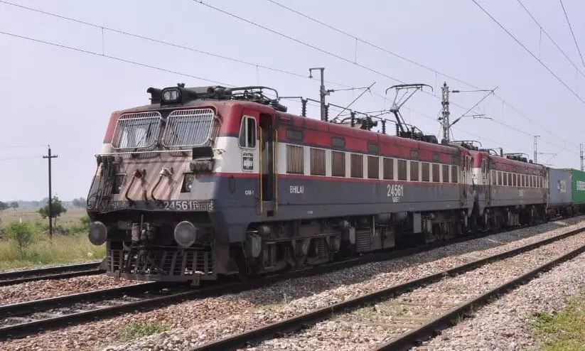 ആർമി റിക്രൂട്ട്മെന്റ് റാലിയിൽ പങ്കെടുക്കുന്നവർക്കായി സ്പെഷ്യൽ ട്രെയിൻ ആർമി റിക്രൂട്ട്മെന്റ് റാലിയിൽ പങ്കെടുക്കുന്നവർക്കായി സ്പെഷ്യൽ ട്രെയിൻ