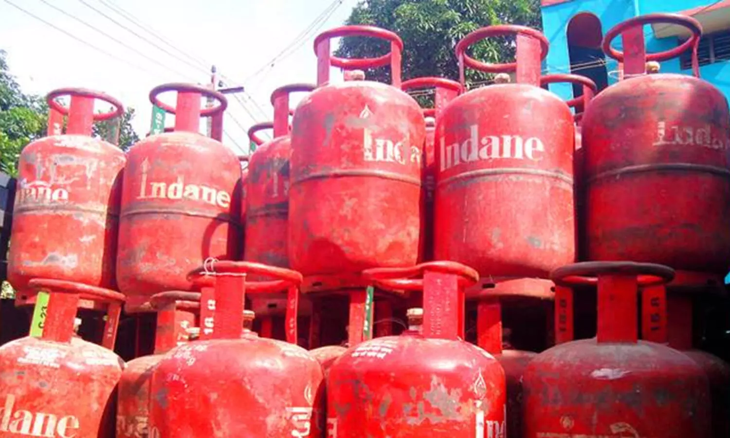 നാളെ മുതൽ പാചകവാതക വില  കുറയും