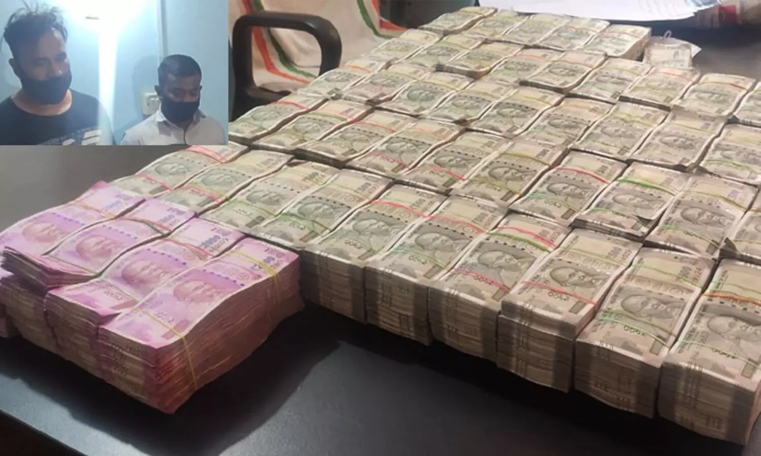 ഒന്നരക്കോടി രൂപയുമായി രണ്ടു പേർ പിടിയിൽ