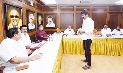 സീറ്റ്​ കി​ട്ടുമോ​? സ്​റ്റാലി​ന്​ മുന്നിൽ അഭിമുഖത്തിന്​ മകൻ ഉദയ്​നിധി