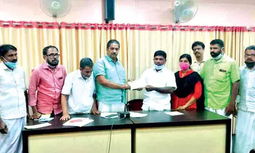 സഹായ ഹസ്തം തേടി...